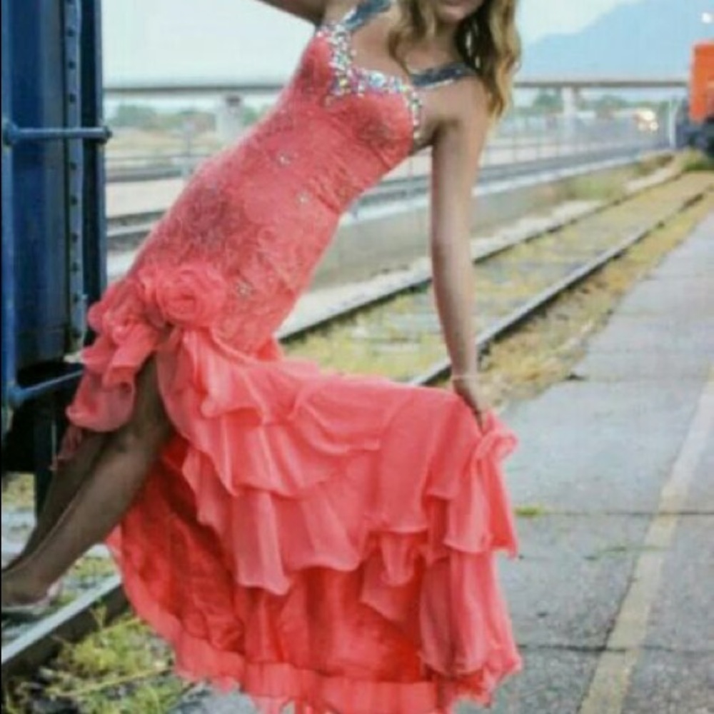 Mermaid dress with slit